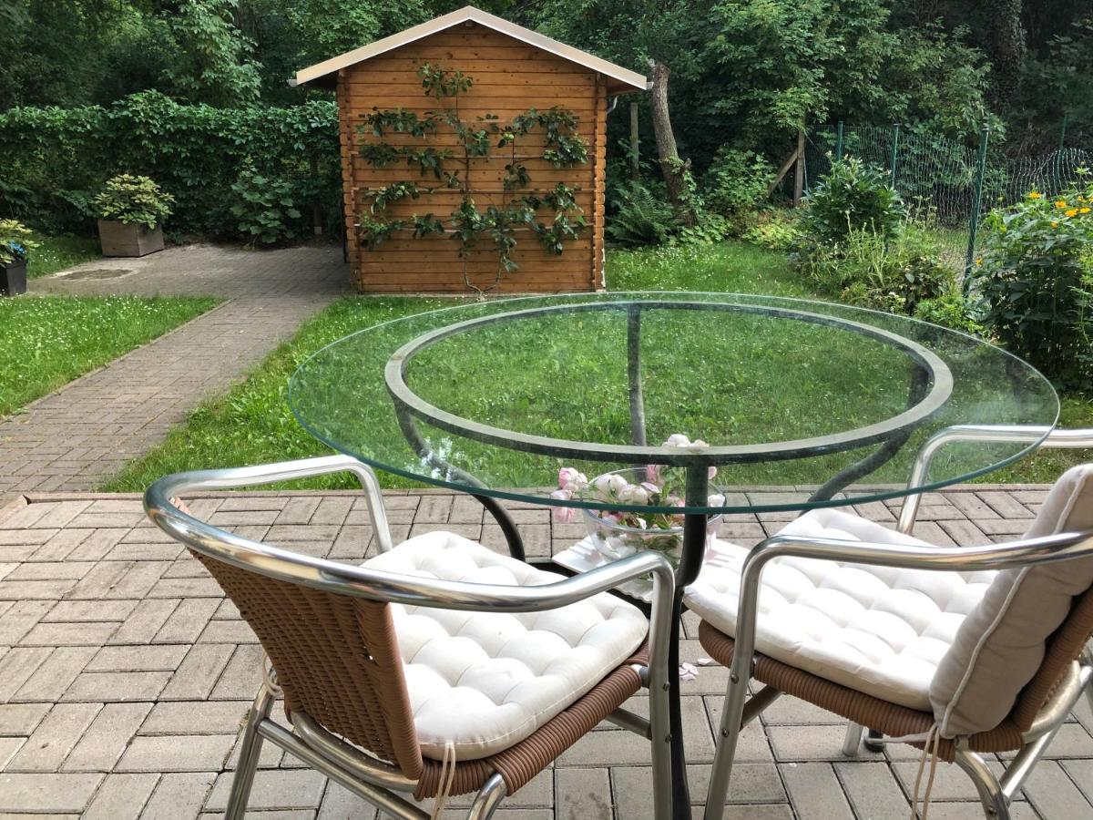 Tranquil Terrace Suite: Central Oasis with Parking Erfurt Exterior photo